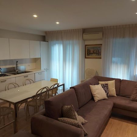 Casa Belle Vacanze Lägenhet Mestre Exteriör bild