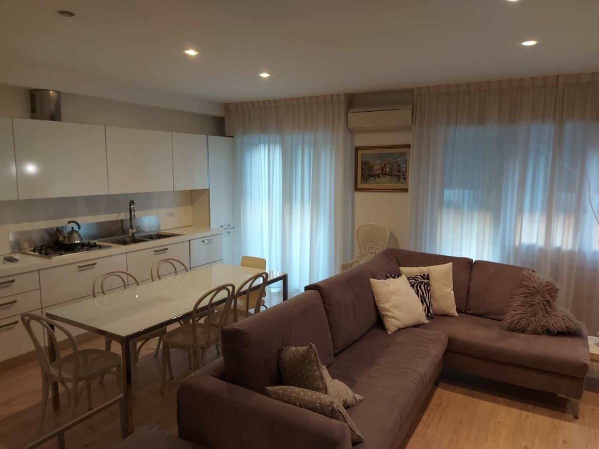 Casa Belle Vacanze Lägenhet Mestre Exteriör bild