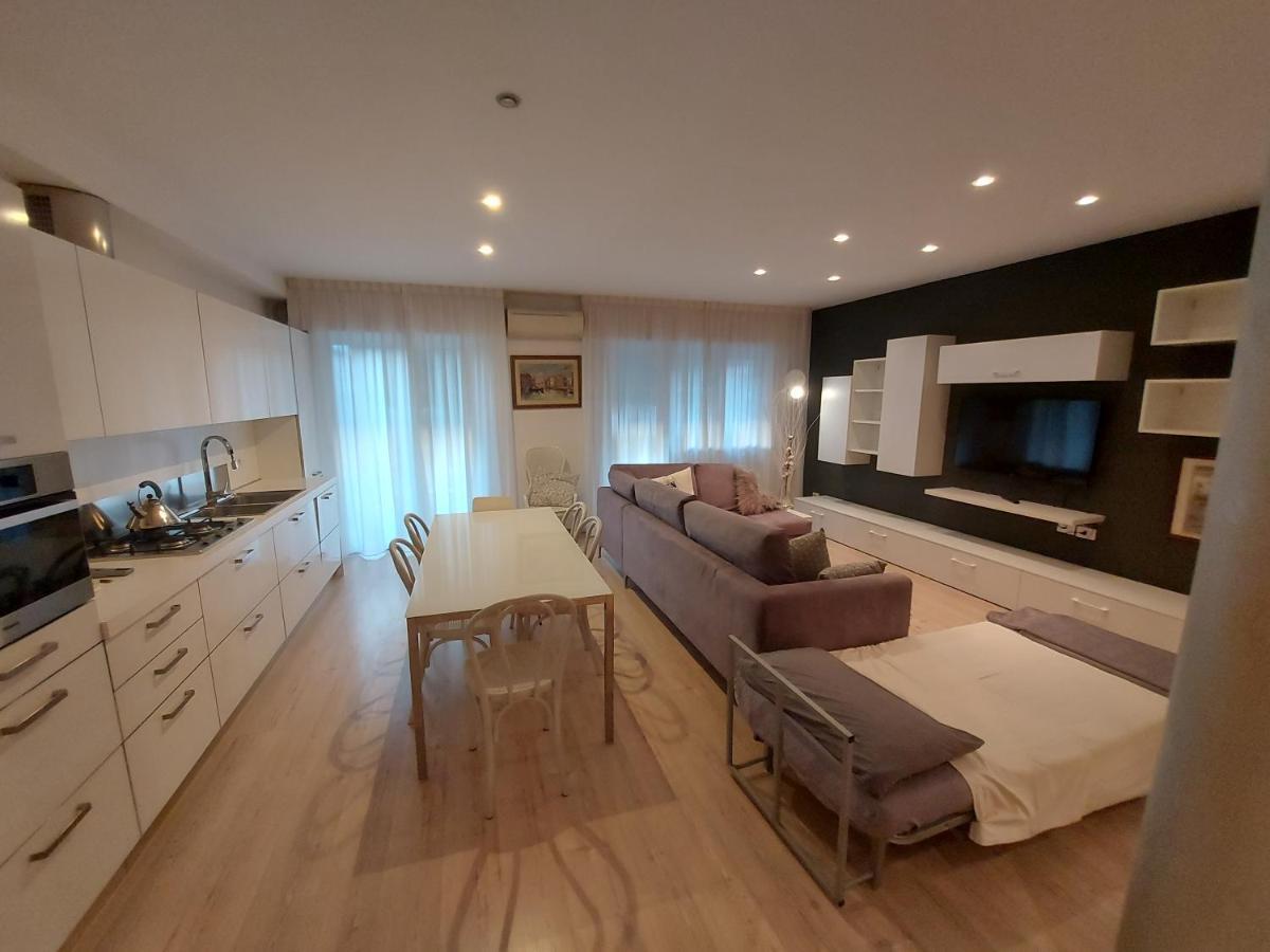 Casa Belle Vacanze Lägenhet Mestre Exteriör bild